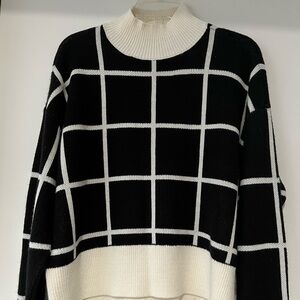 New York & Company Black and White Checkered Turtleneck Sweater Size Medium